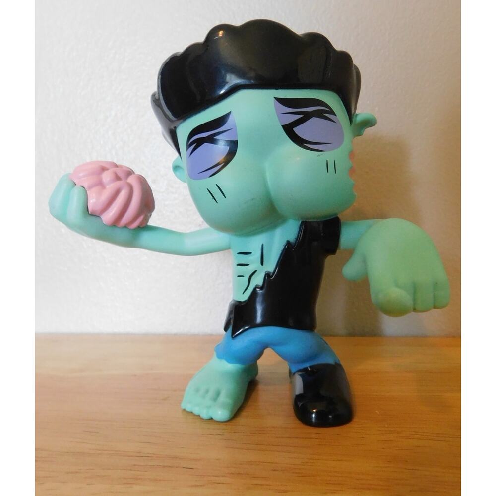 WooWee Buttheads Brainfart Zombie Talking Farting Gag Figure Works